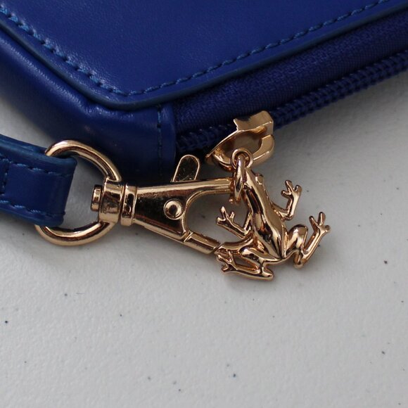 Harry Potter Chocolate Frog Wristlet - Picture 5 of 5
